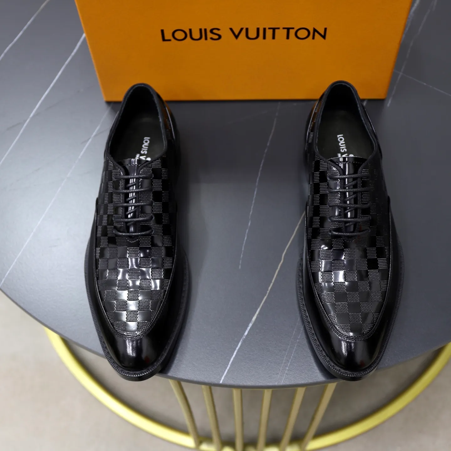 Men's shoes: 280🙅‍♂️🙅‍♂️🙅‍♂️Niuli Brand: LV Louis Vuitton Size: 39-44 (38, 45, 46 can be customized) Level: Counter classic Material: Original soft cowhide upper Comfortable cowhide lining Original lightweight outsole Style category: Formal business casual driving leather shoes Color: Color of the actual picture